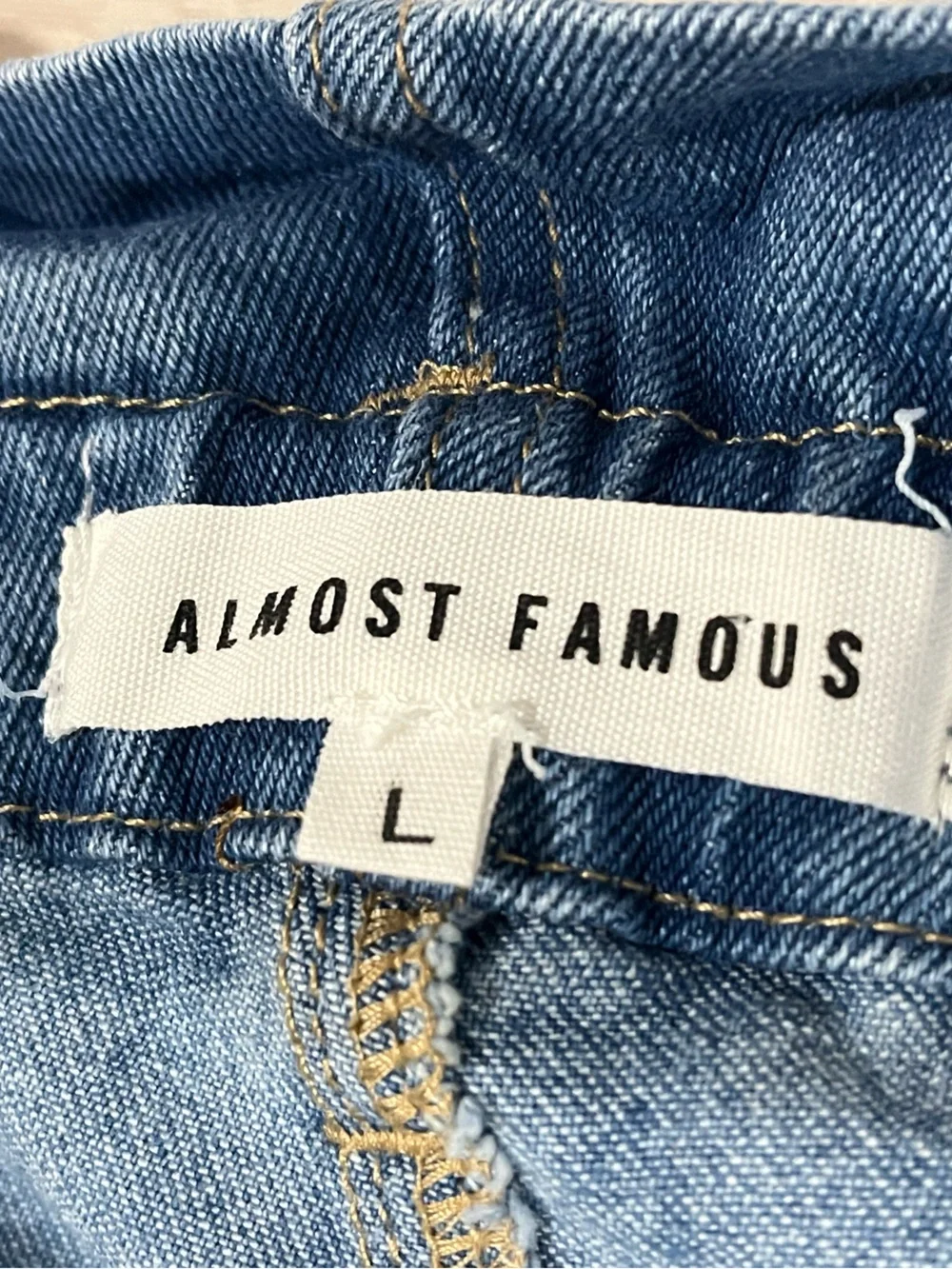 Almost Famous Light Wash Denim Shorts Elastic Waist High Rise Size L - Picture 4 of 4